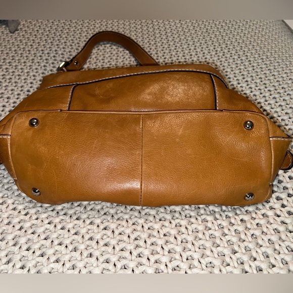 Fossil Medium Size Hobo Leather Bag - Picture 10 of 15